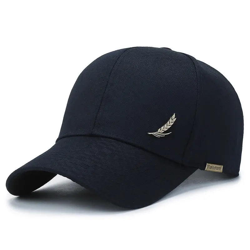 Casquette Noire Minimaliste avec Feuille Dorée – Élégance et Confort