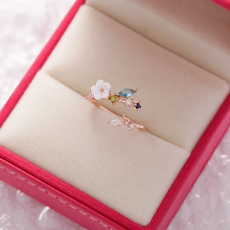 Bague fleur de cristal blanc