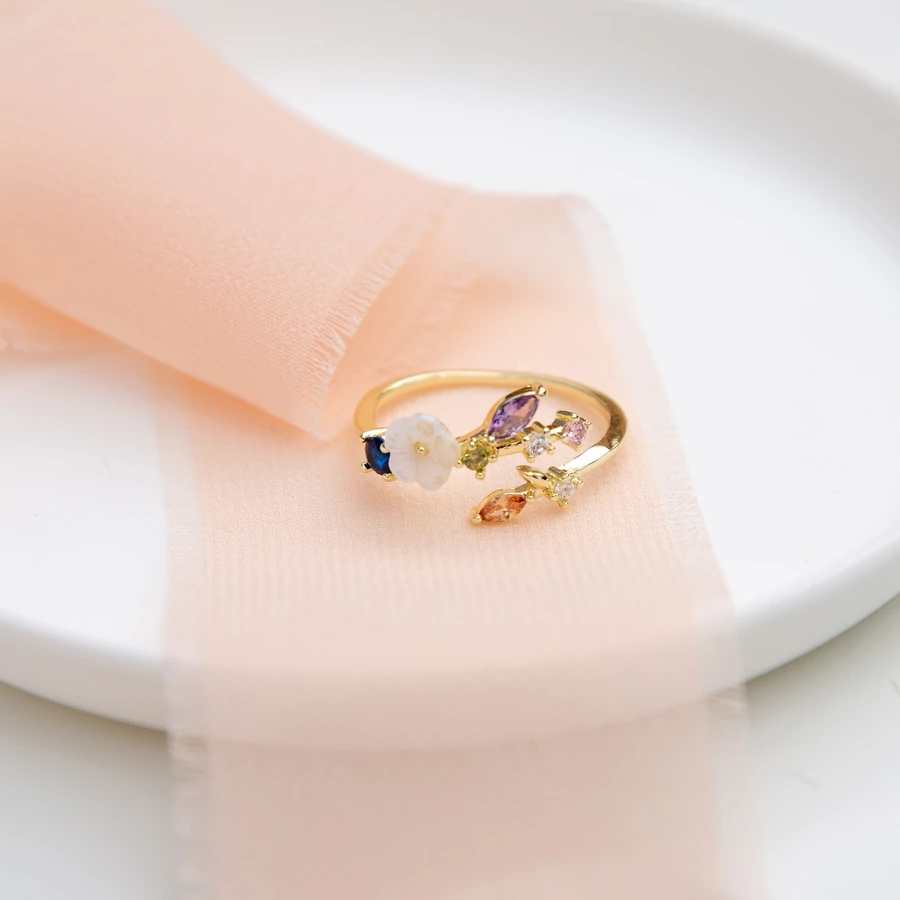 Bague fleur de cristal blanc