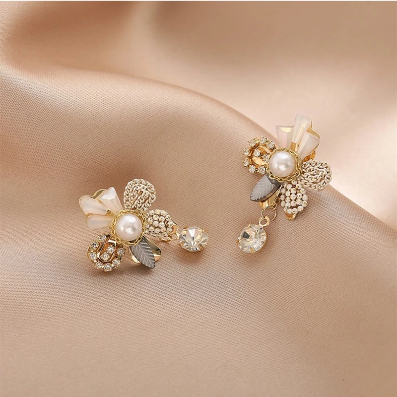 Boucles D'oreilles Fleur De Perle & Pompon Cristal