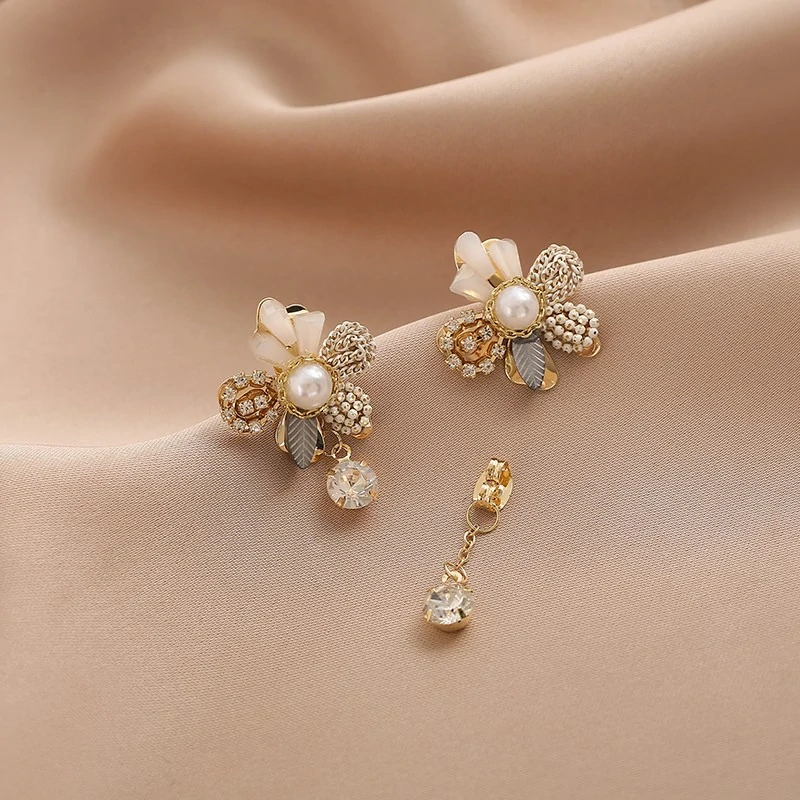 Boucles D'oreilles Fleur De Perle & Pompon Cristal